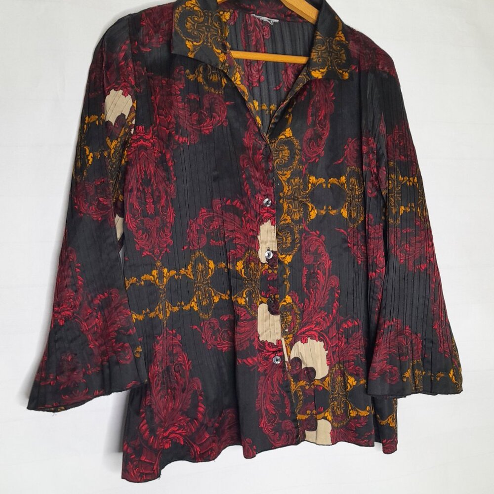 Dress barn 1XL Plus size Accordion style blouse damask print avant garde